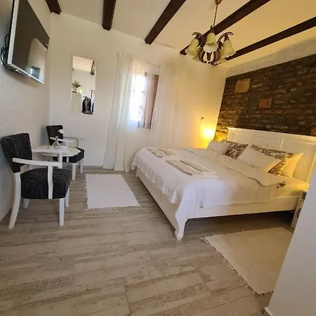 Salas Isailovi Landhaus Sremska Mitrovica