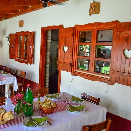 Salas Isailovi Landhaus *