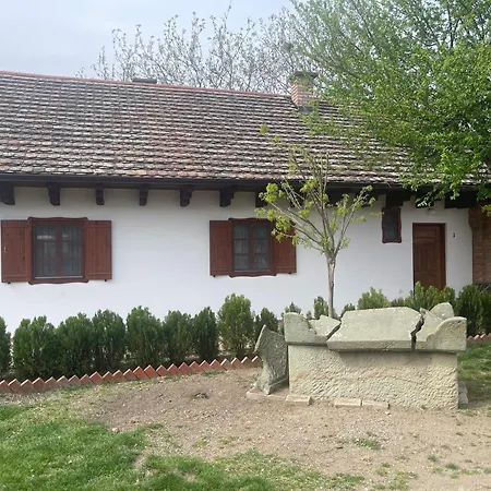 Salas Isailovi Casa di campagna *